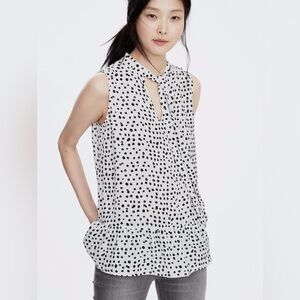 Banana Republic Sleeveless Print Tie Neck Blouse -M
